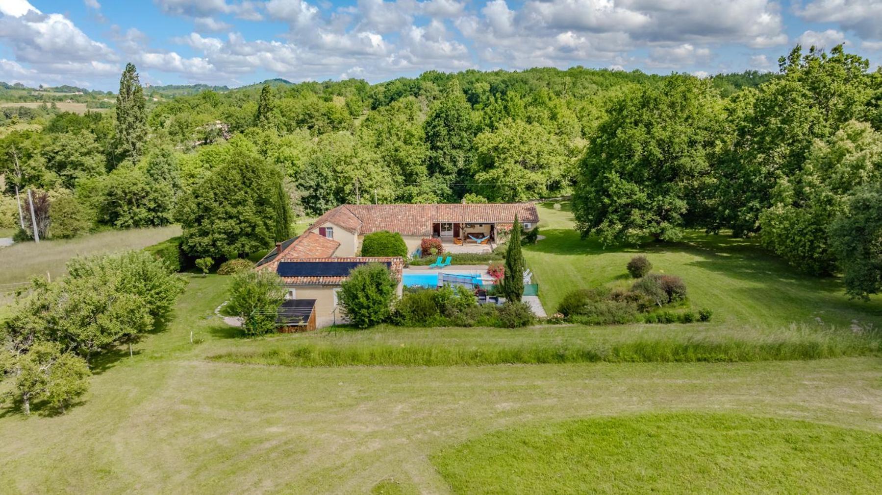 Gites La Bakenia Villeneuve-sur-Lot Exterior foto